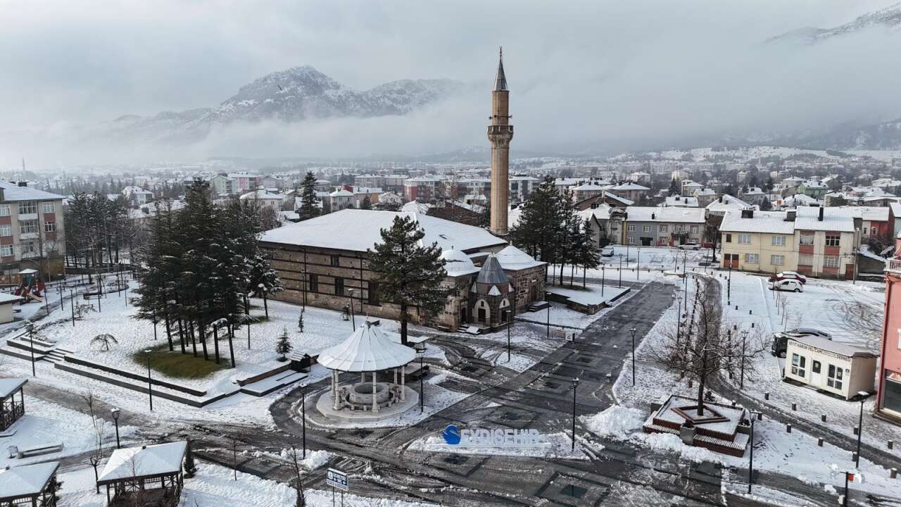Seydişehir’e beklenen kar geldi! Konya’nın ünlü parkından kış masalı kareler 6